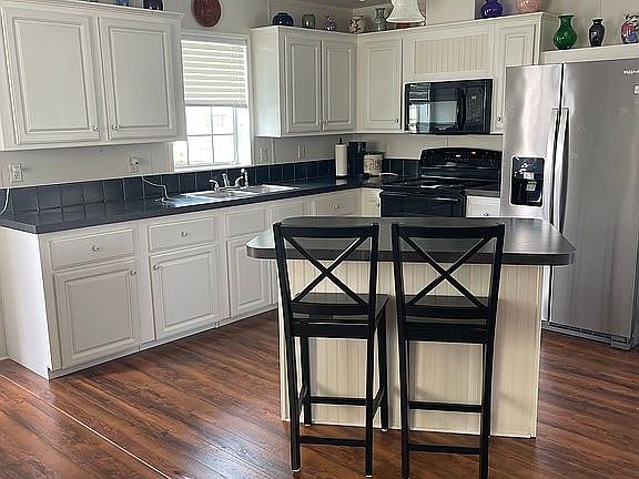 2nd image of 3301 Doreen Dr