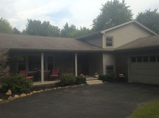 3752 W Suburban Ct, Columbus, IN 47201