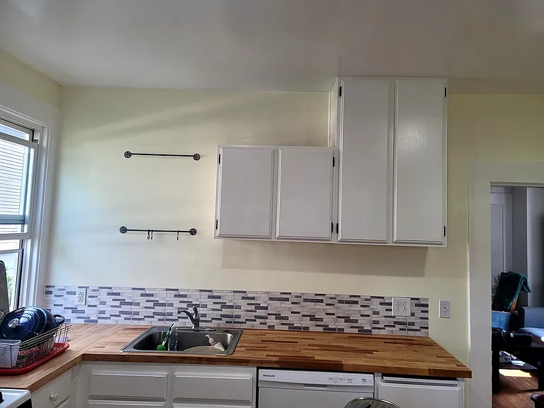 Lower unit kitchen