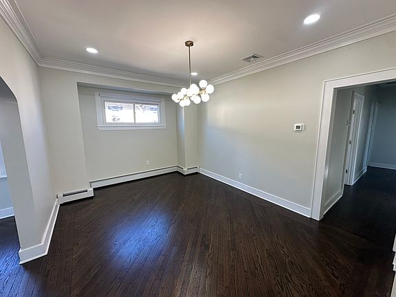 4th image of 149 W Chester St Floor 2