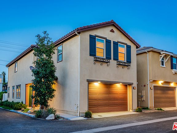 4th image of 17327 Parque Vanowen Way