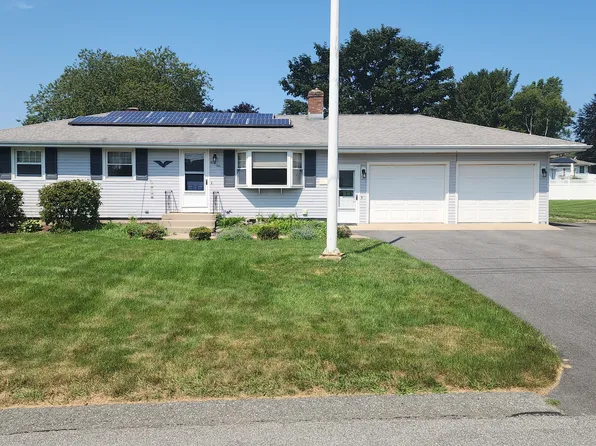 45 Watson Dr, Portsmouth, RI 02871