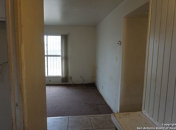 3rd image of 275 Harrow Dr