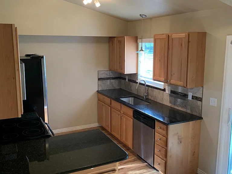 2219 Ouray Ct — Photo 2