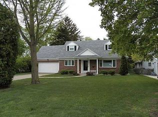 1064 Walnut St, Perrysburg, OH