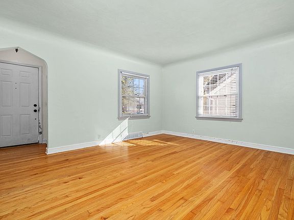3rd image of 527 N Ringold St