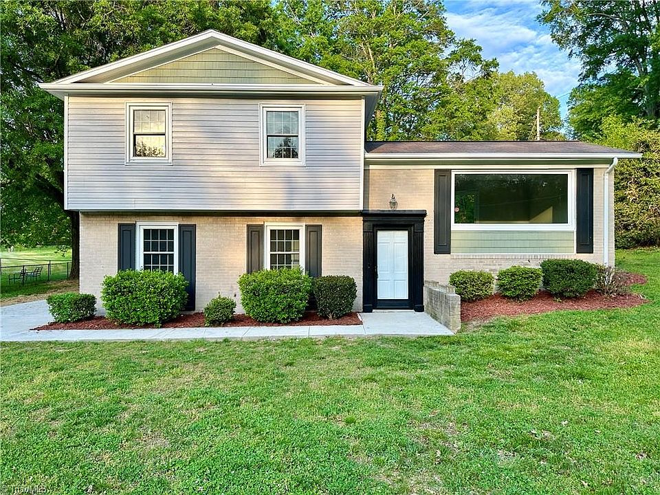 1st image of 1704 Larchmont Dr