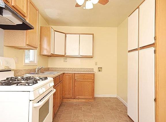 5th image of 3420 Sims Ave
