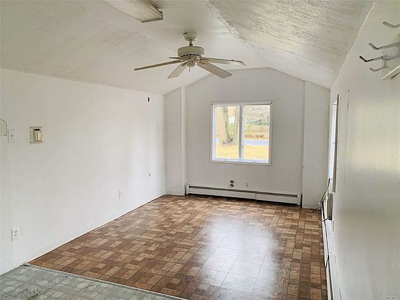 2nd image of 55 Gates Ave