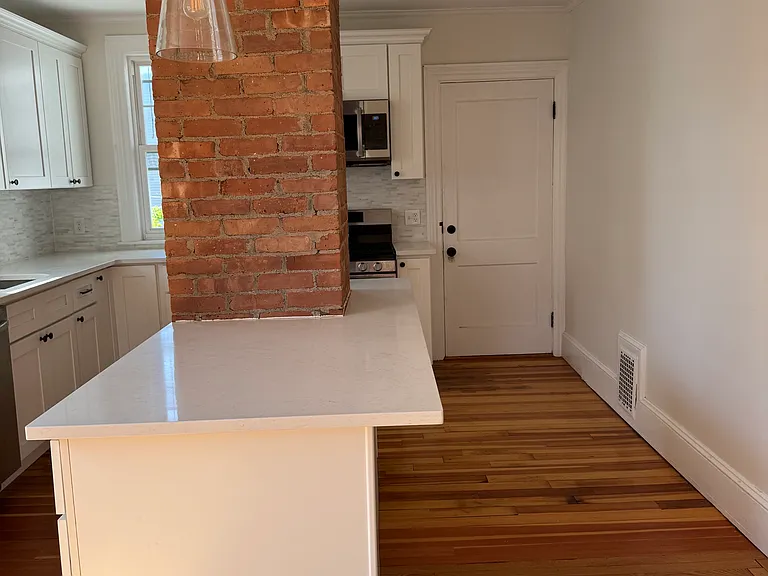 21 Nisbet St #2 — Photo 4