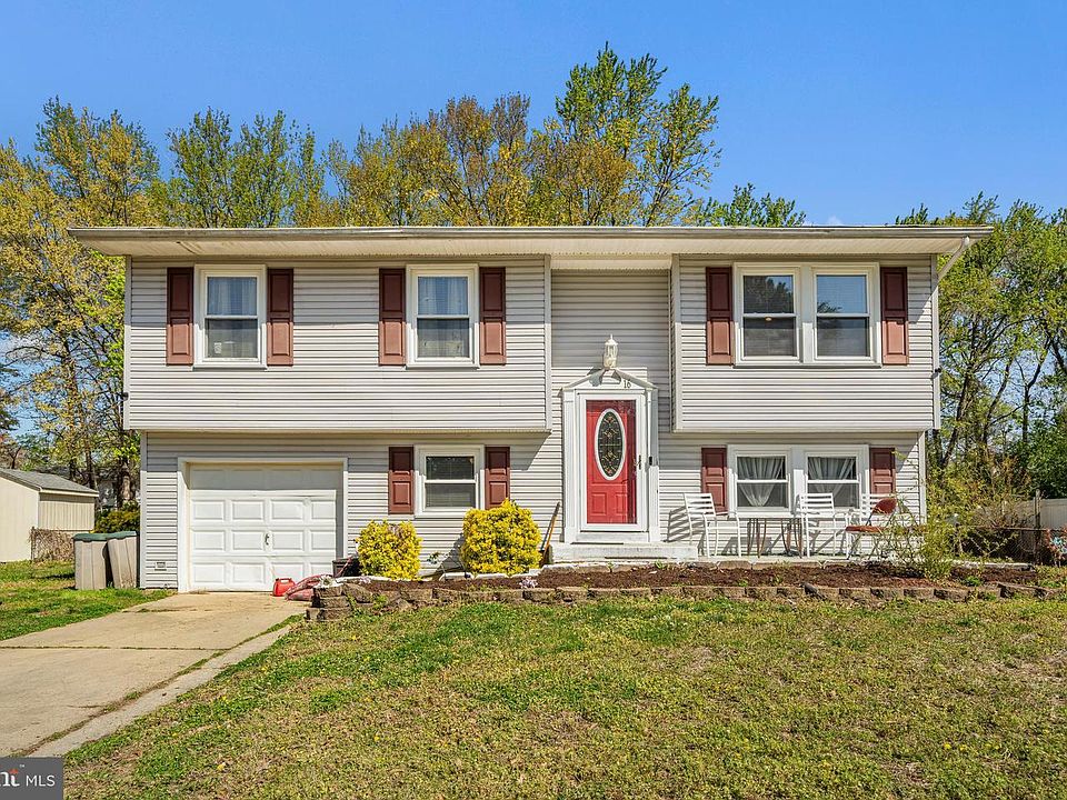1st image of 16 Amwich Ct
