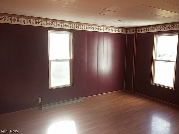4th image of 1019 Prospect Ave NW