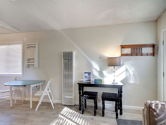 5th image of 751 W Country Club Blvd