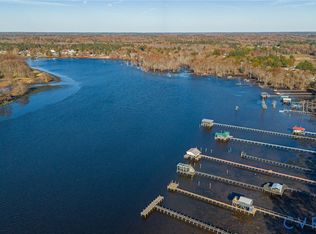 700 W Riverside Dr, Lanexa, VA 23089