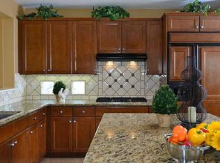 2483 Douglaston Gln, Escondido, CA 92026