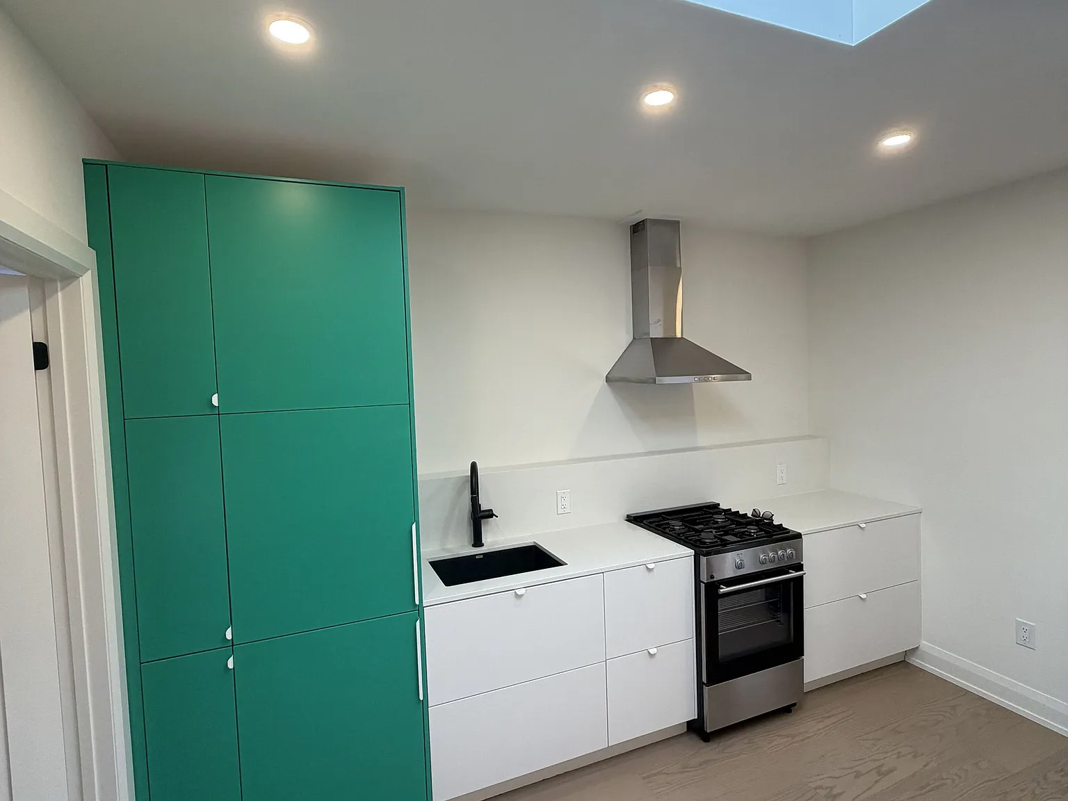 2 bed, $2,050 — Photo 2