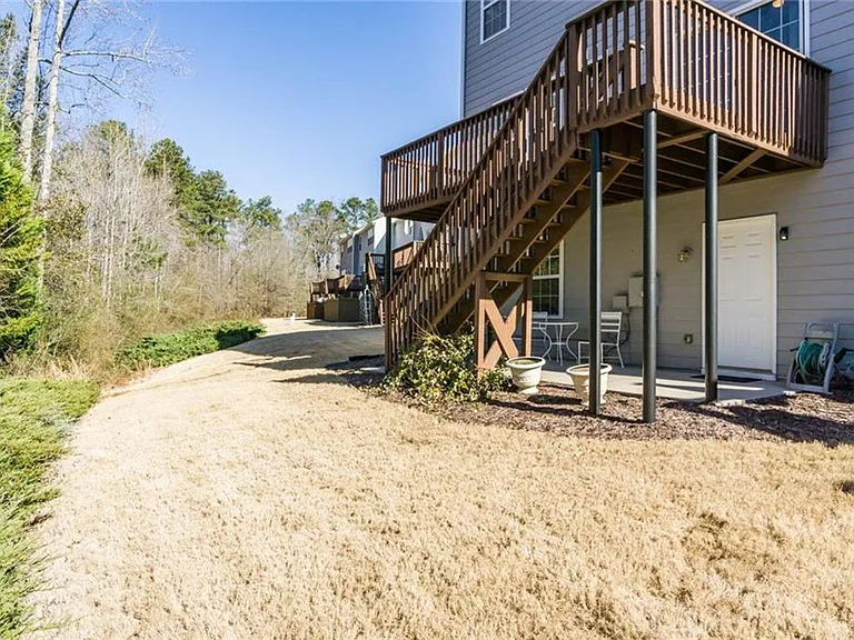 2880 Commonwealth Cir — Photo 19