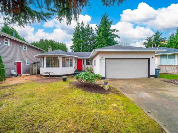 2085 153rd St, Surrey, BC V4A 8M8