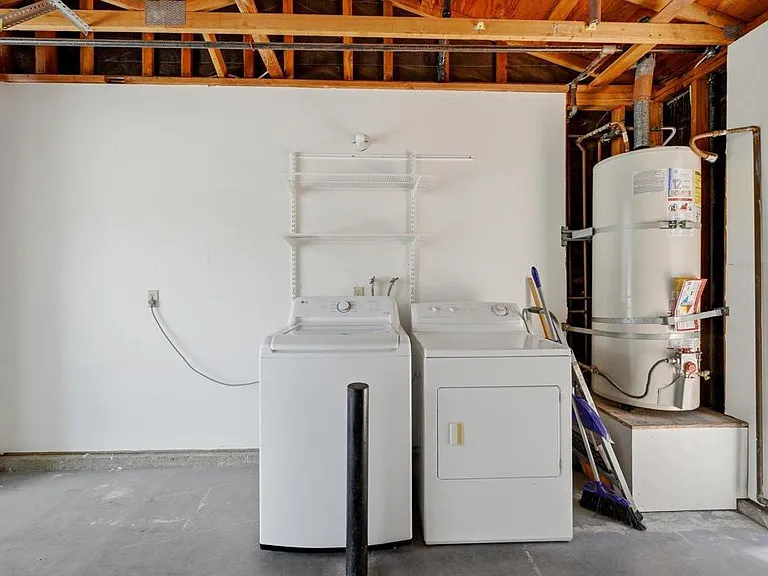 6805 Briarwood Dr — Photo 29