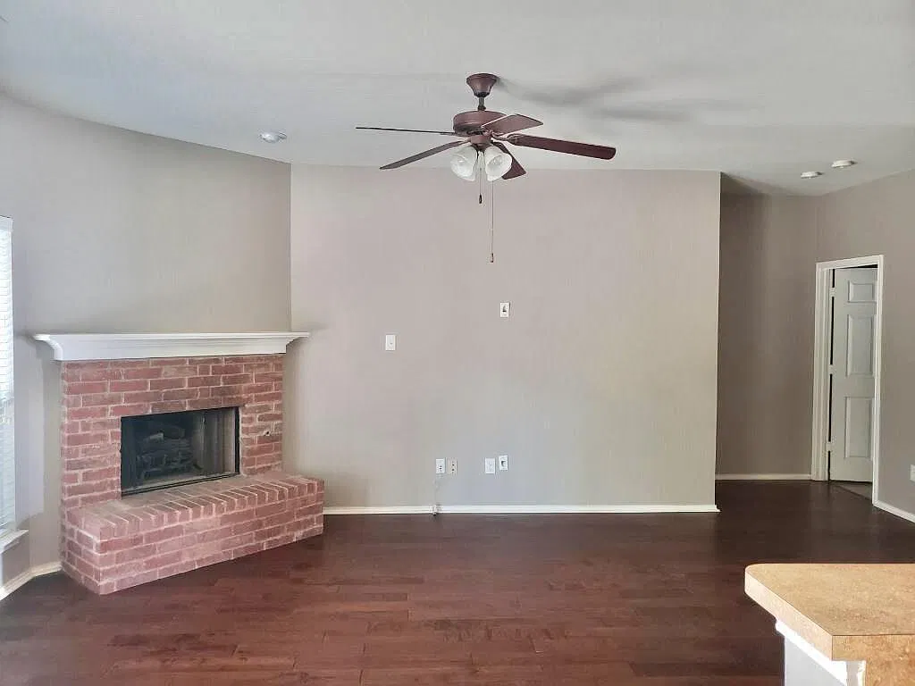 3 bed, 1676 sqft, $2,400 — Photo 3