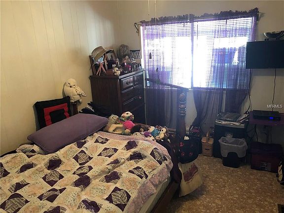 4th image of 1909 Woodcrest Dr