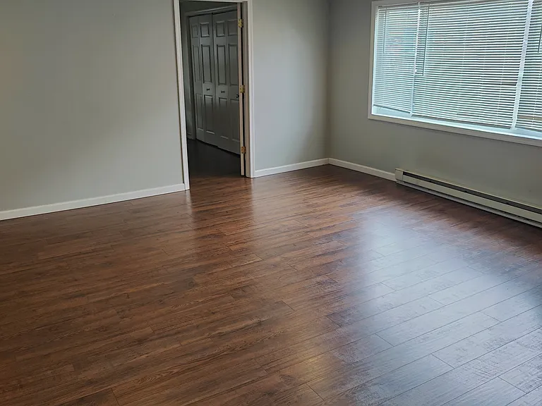1172 Wyoming Ave #FRONT UPSTAIRS — Photo 28