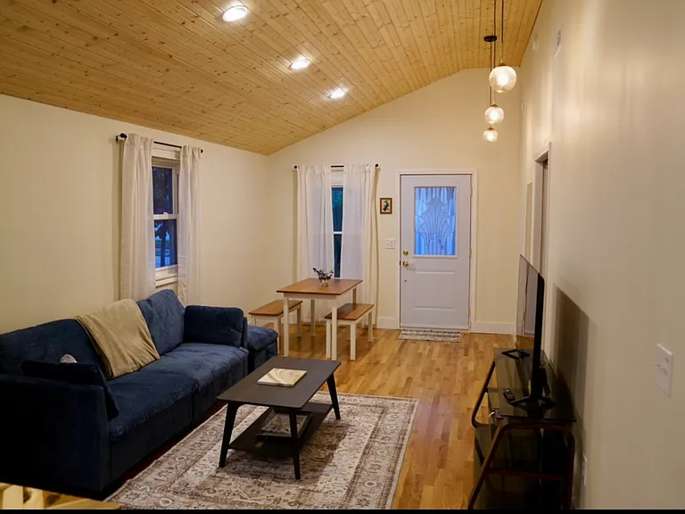 2321 E Glenwood Ave — Photo 15