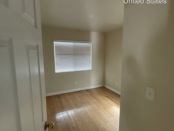 4th image of 103 N Poe St