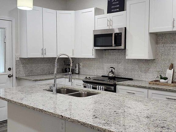 5th image of 2000 May St