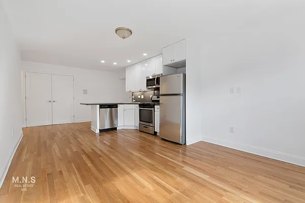 Rented by MNS | media 3