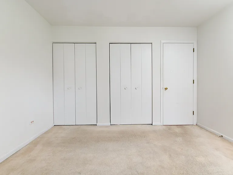 425 Berkshire Dr #16 — Photo 11