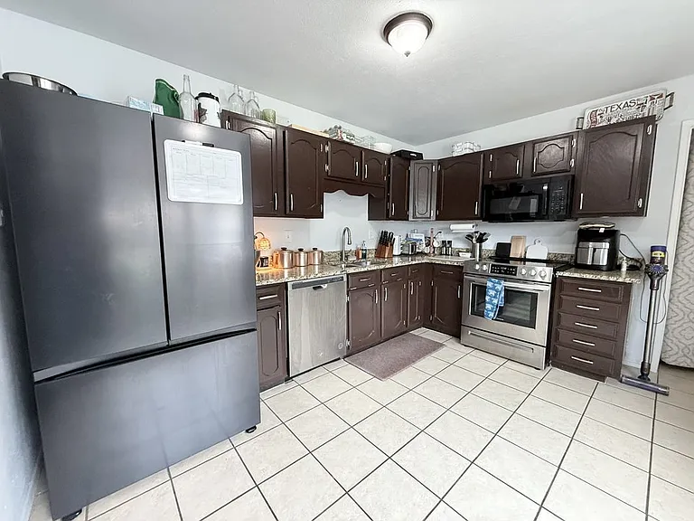 5229 Goodman Dr — Photo 4