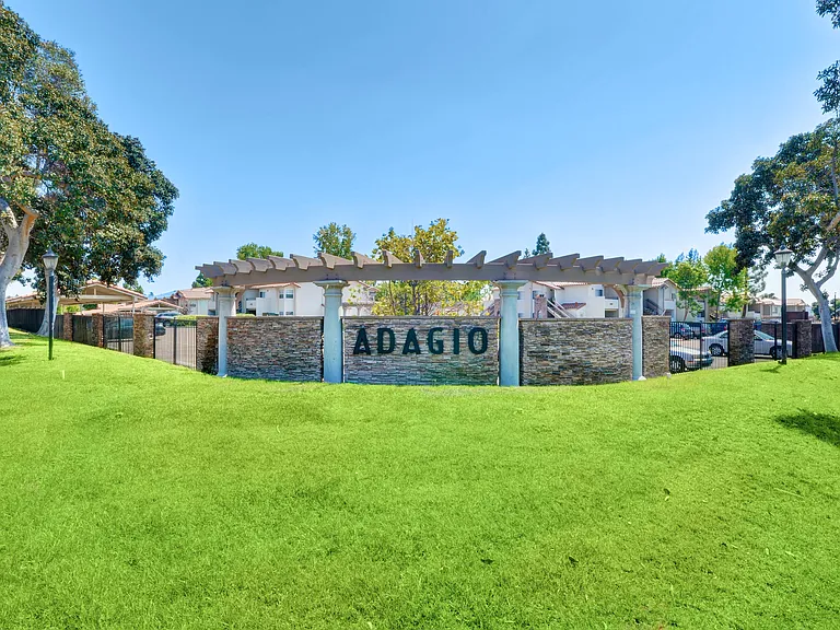 Adagio — Photo 22