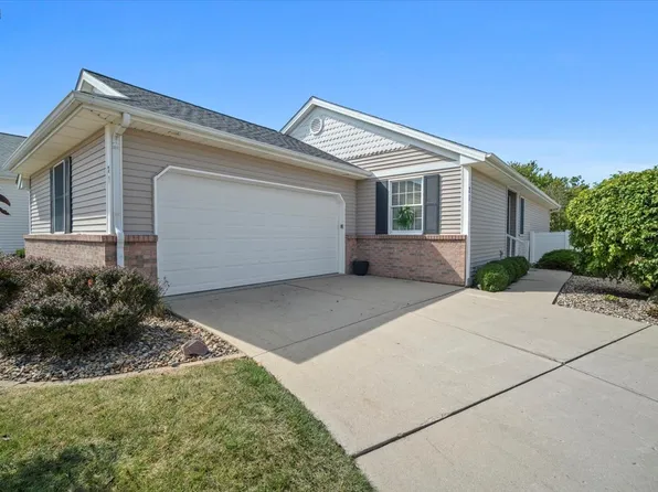 21 Astoria Way, Bloomington, IL 61704