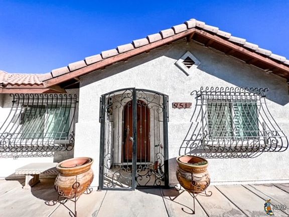 3rd image of 951 H De La Vega Dr