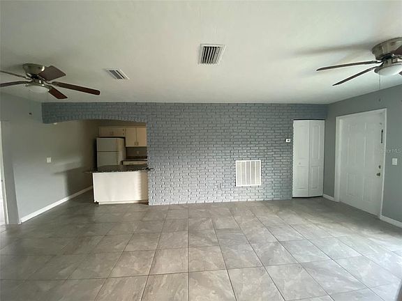 4th image of 2302 E Dana Dr