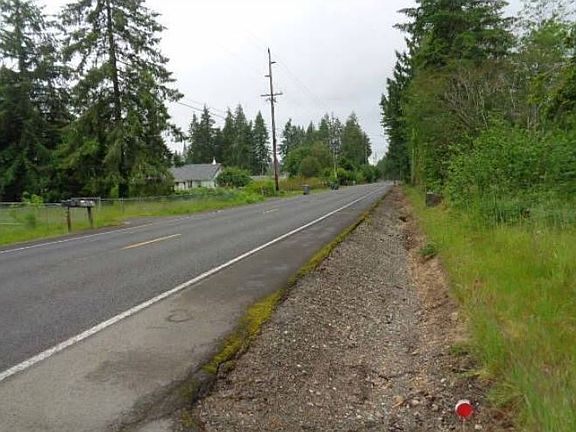 Exterior Neighborhood (street photo)