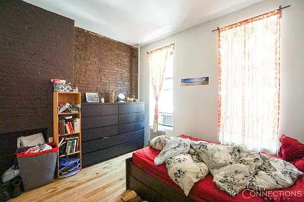 Rented by City Connections Realty | media 36