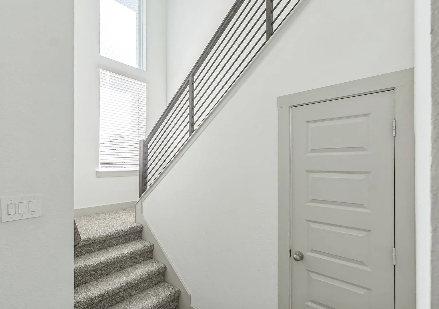 Like-New 4-Bedroom Home in Barbers Hill ISD No Rear Neighbors! — Photo 3