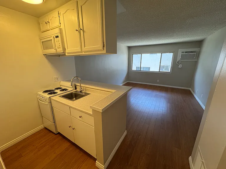 La Mirada Aparments — Photo 14