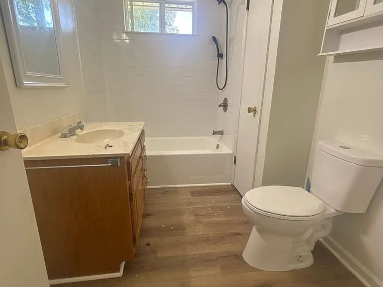 5032 Anderson St — Photo 7
