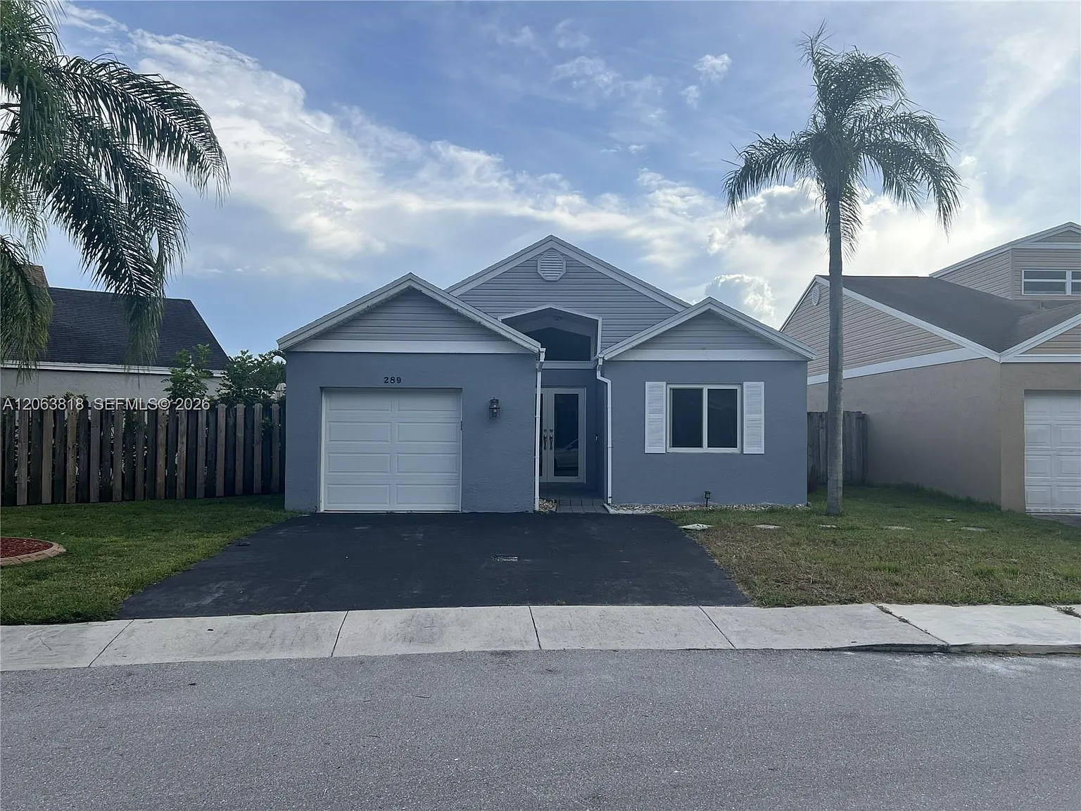 Hampton Lakes — Photo 1
