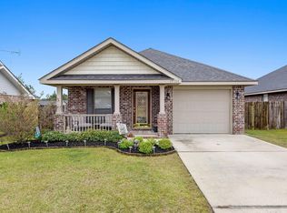 17388 Palm Ridge Dr, Diberville, MS 39540