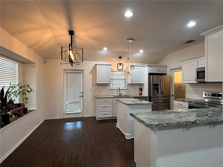 7822 Fox Dr — Photo 7