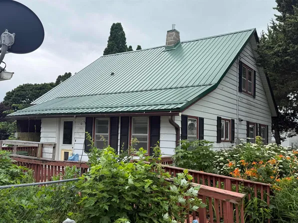 307 W Harrison St, Garnavillo, IA 52049