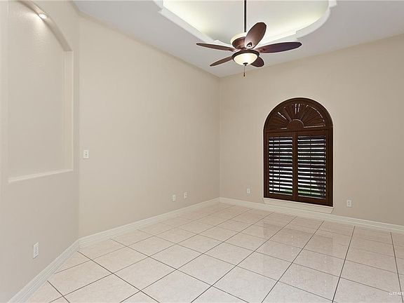 3rd image of 1802 W Israel Ave