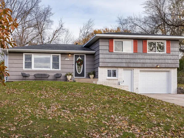 11300 Friar Ln, Minnetonka, MN 55305