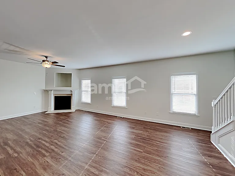 1753 Thomas Pointe Trce — Photo 5
