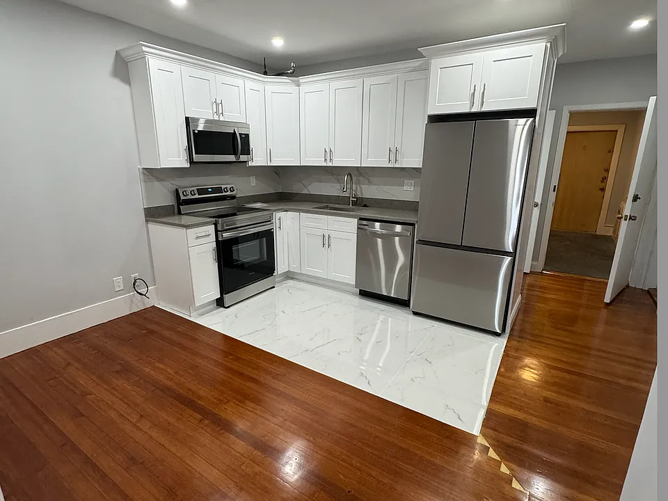 471 Commonwealth Ave #4