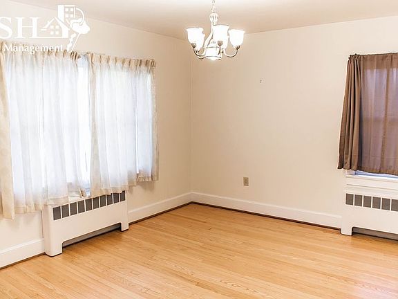 4th image of 513 Spruce St
